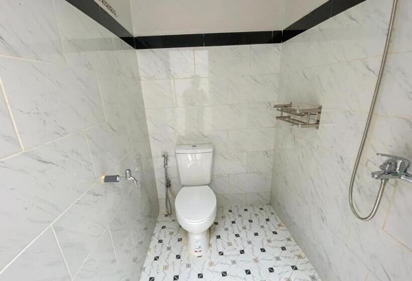 هتل Reddoorz Plus At Orange Diponogoro Palangkaraya