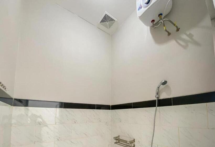 هتل Reddoorz Plus At Orange Diponogoro Palangkaraya
