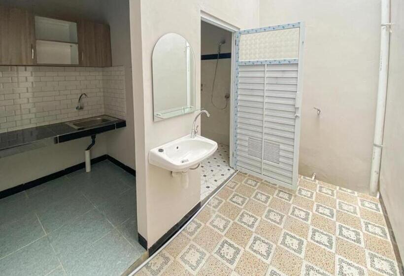هتل Reddoorz Plus At Orange Diponogoro Palangkaraya