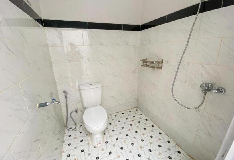 هتل Reddoorz Plus At Orange Diponogoro Palangkaraya