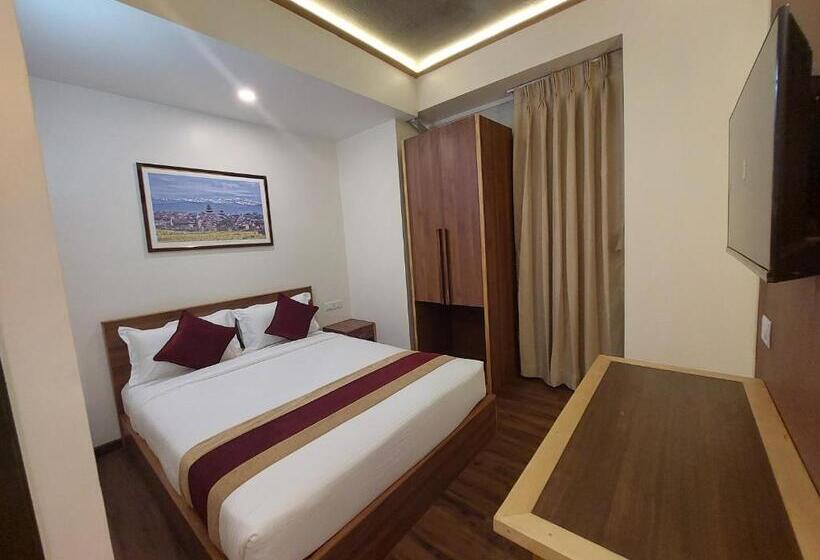 هتل Rodeos Inn