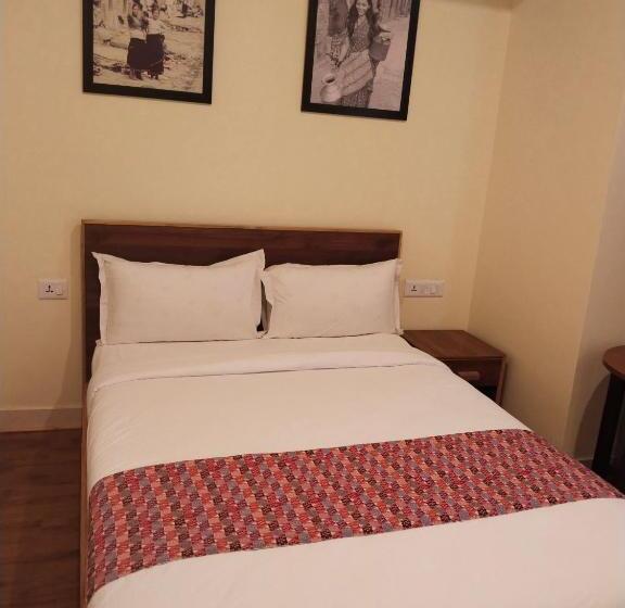 هتل Rodeos Inn