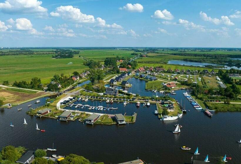 استراحتگاه Landal Waterpark De Alde Feanen
