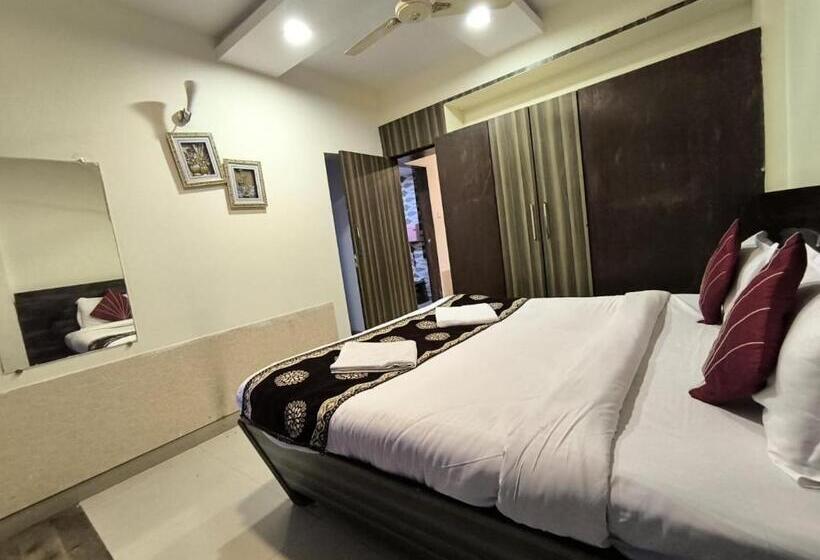 בית מלון כפרי Phoenix,panvel