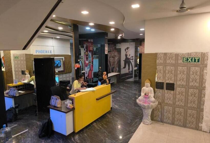 בית מלון כפרי Phoenix,panvel