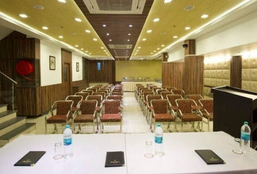 هتل Siddharth Palace