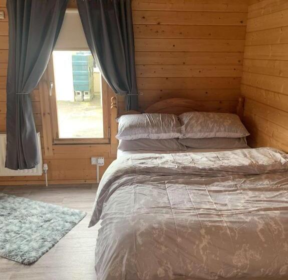 بنسيون Cheerful Cozy Cabin In Countryside