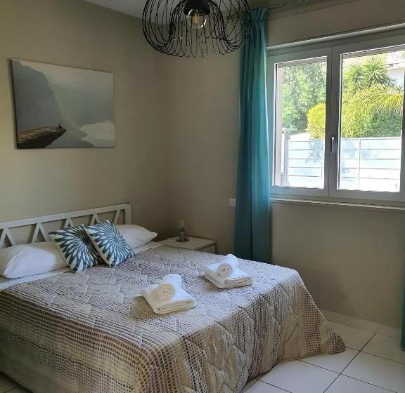 تختخواب و صبحانه Civico 11 Guest House  Free Parking Wi Fi