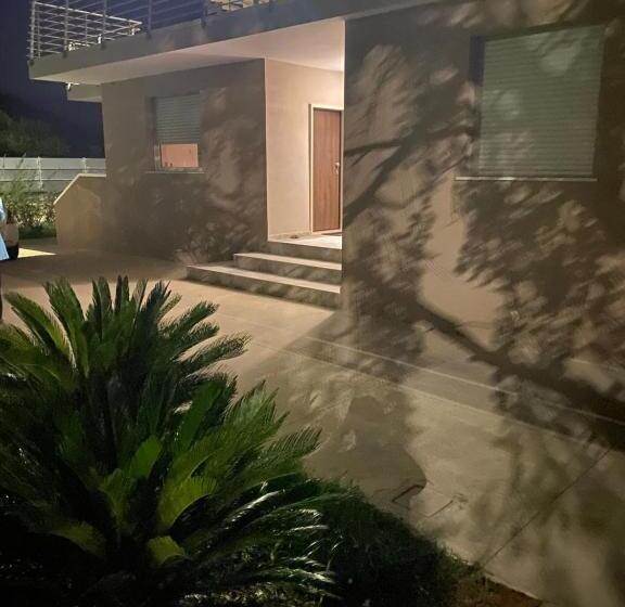 تختخواب و صبحانه Civico 11 Guest House  Free Parking Wi Fi