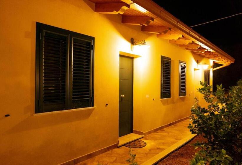 هتل Agriturismo Casa Chiara