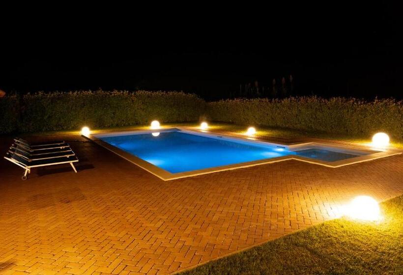 هتل Agriturismo Casa Chiara