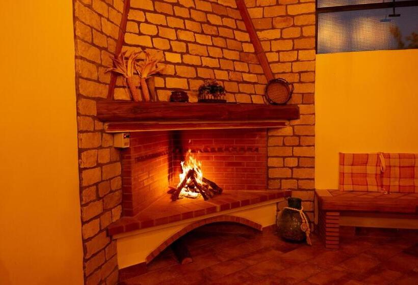 هتل Agriturismo Casa Chiara
