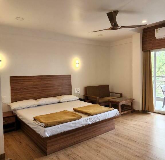 فندق Regal Panhala Residency