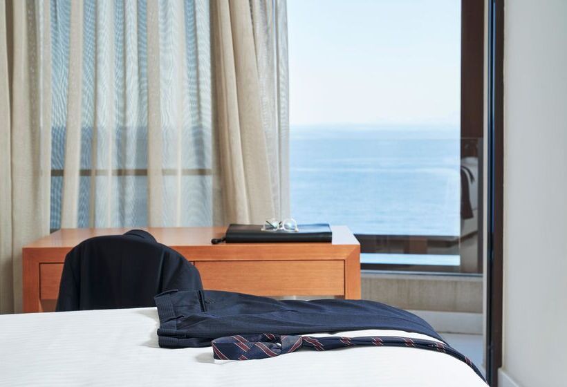 ホテル Bellevue On The Beach Suites