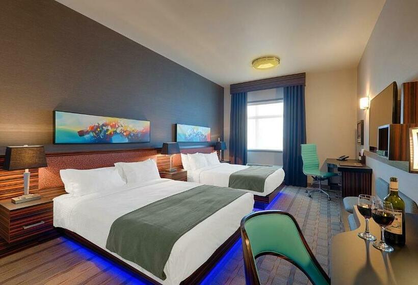 Hotel Clique Calgary Airport