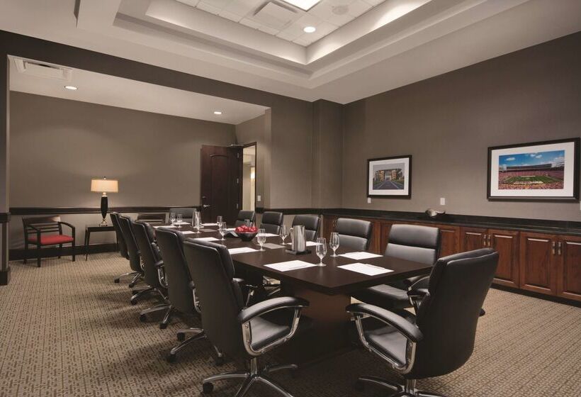 هتل Embassy Suites By Hilton Tuscaloosa Alabama Downtown