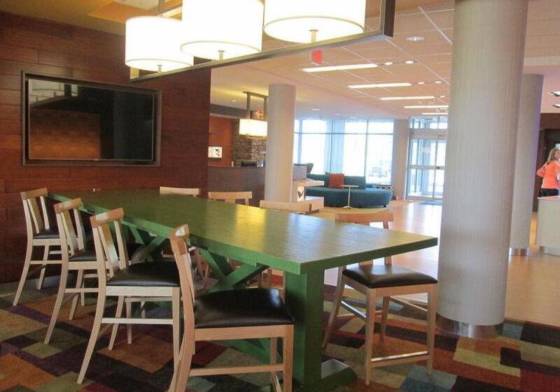 هتل Fairfield Inn And Suites Canton South