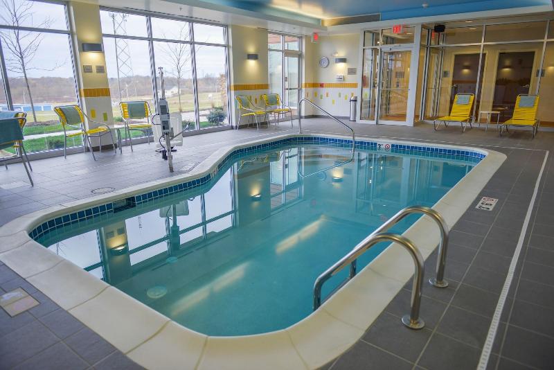 هتل Fairfield Inn And Suites Canton South