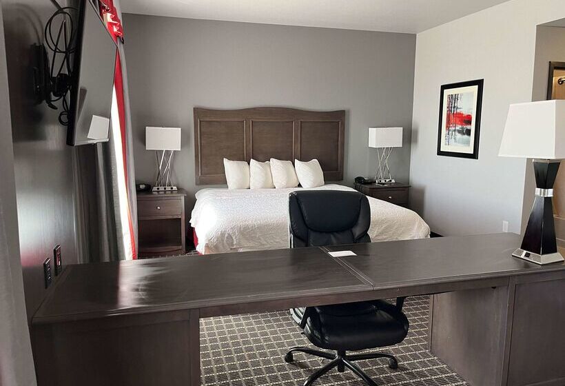 호텔 Quality Inn & Suites