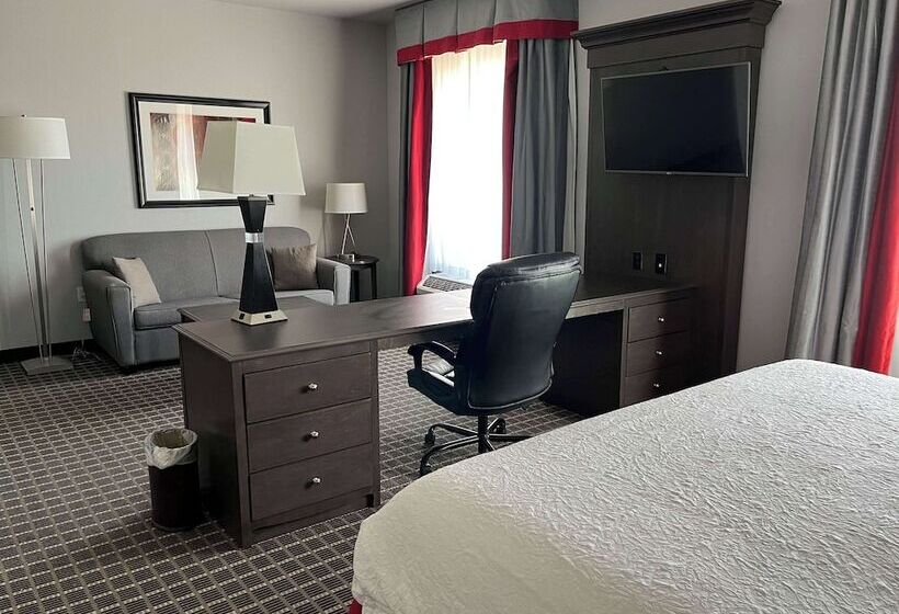 호텔 Quality Inn & Suites