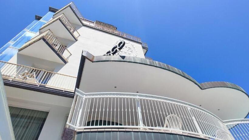 هتل B&b Negresco