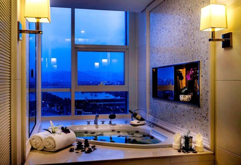 فندق Pullman Qingdao Ziyue