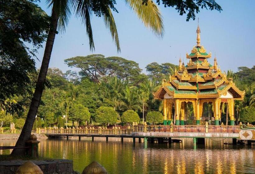 هتل Taw Win Garden