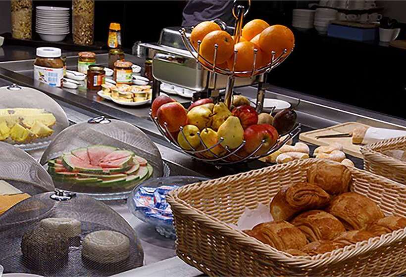 בית מלון כפרי Tulip Inn Sainte Clotilde, La Réunion