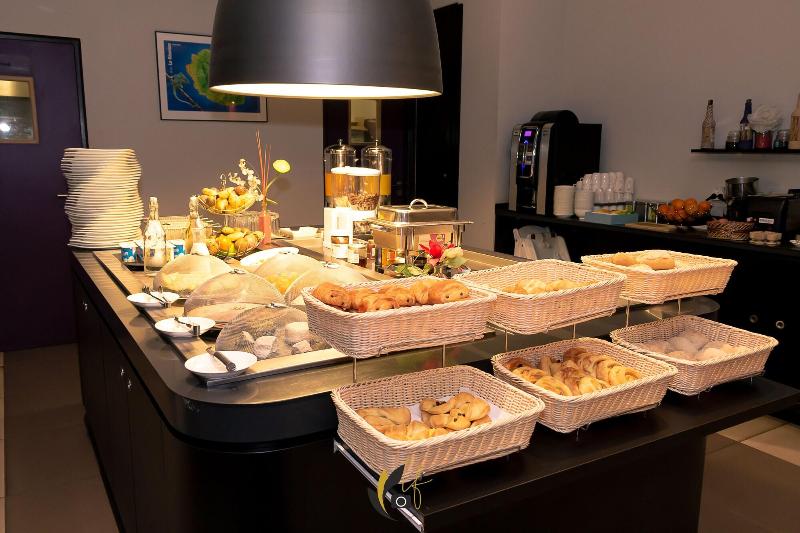 בית מלון כפרי Tulip Inn Sainte Clotilde, La Réunion