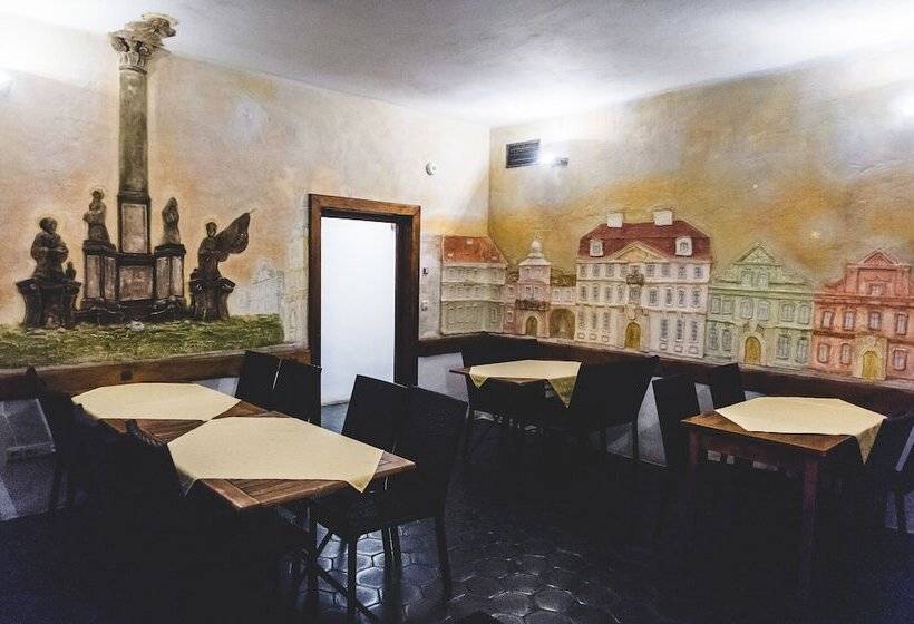 هتل U české Koruny