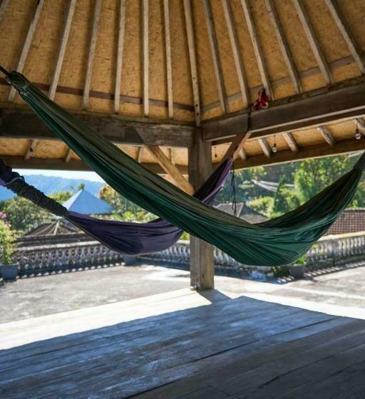 הוסטל Chakra Tavern