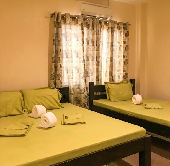 هتل E.i. Suites
