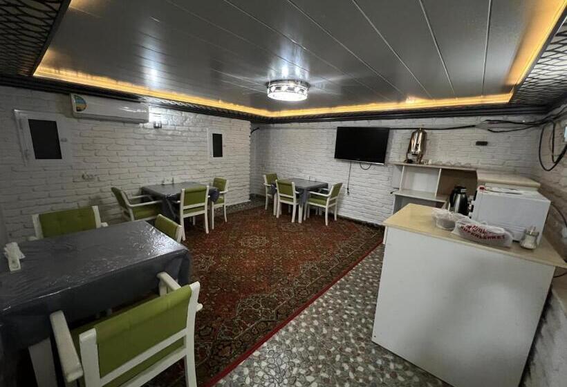 בית מלון כפרי Tiny Art House Near Of Airaport