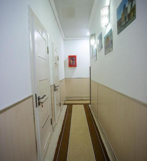 בית מלון כפרי Tiny Art House Near Of Airaport