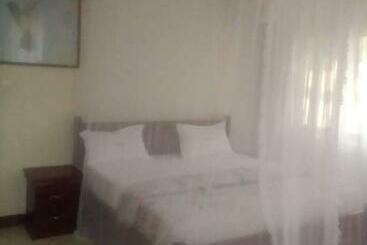 هاستل Hummingbird Inn Mbale