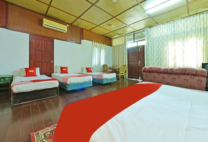 هتل Oyo 90595 Pelangi Beach Resort Cherating