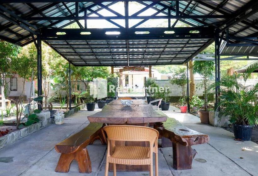 هتل Sahabat Pantai Guest House Mitra Reddoorz