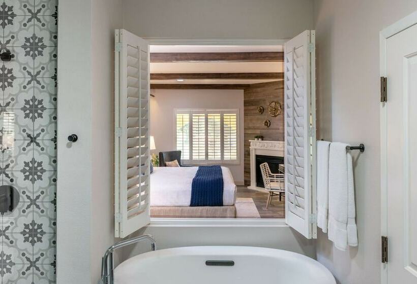 هتل The Lodge At Healdsburg, Tapestry Collection By Hilton