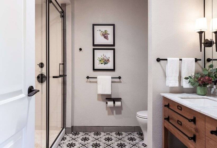 هتل The Lodge At Healdsburg, Tapestry Collection By Hilton