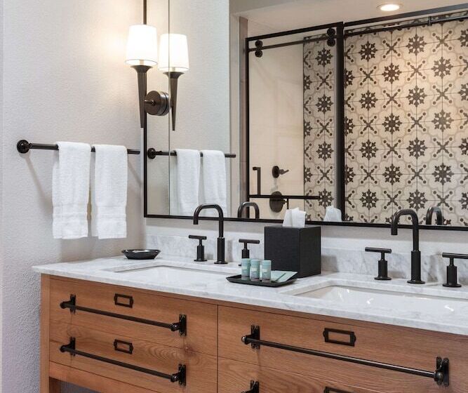 هتل The Lodge At Healdsburg, Tapestry Collection By Hilton