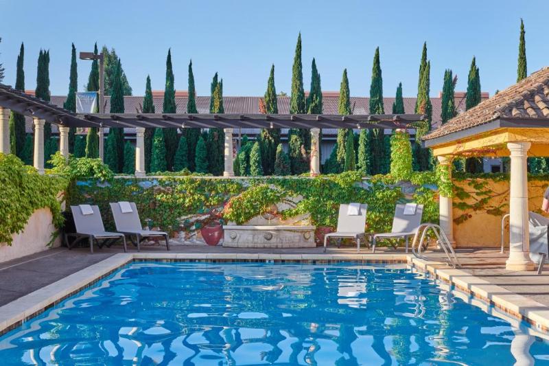 هتل The Lodge At Healdsburg, Tapestry Collection By Hilton