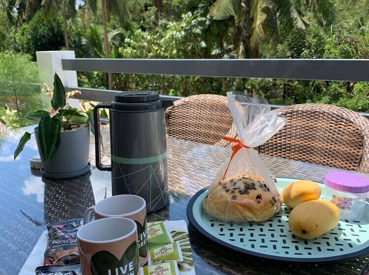 استراحتگاه Royal Suites   Port Barton