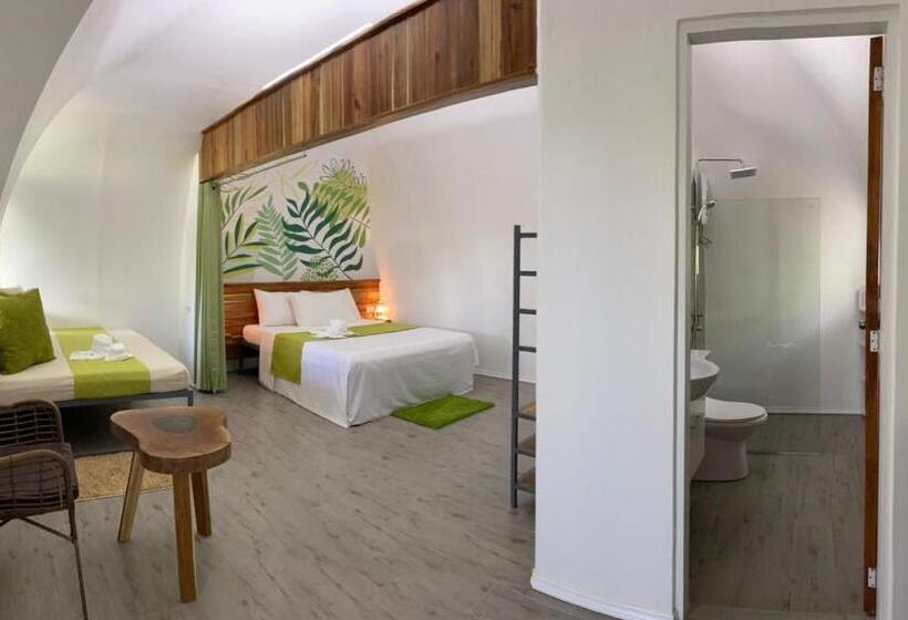 استراحتگاه Royal Suites   Port Barton