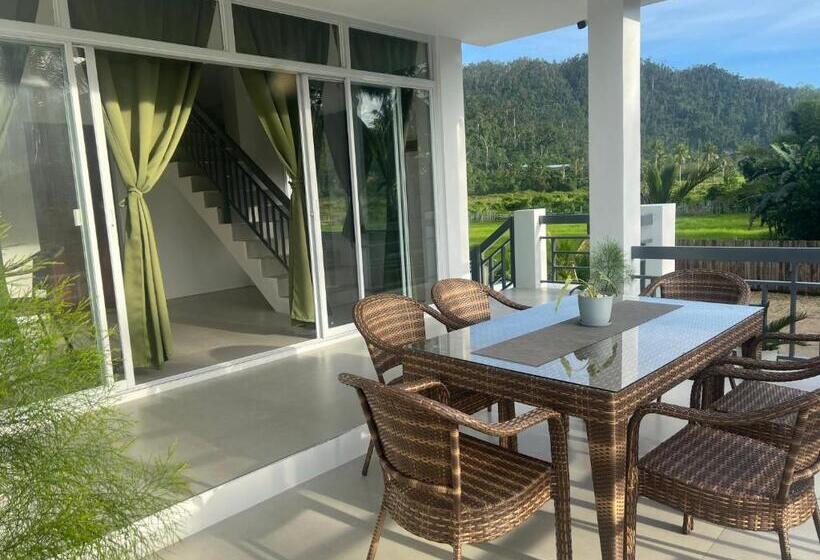 استراحتگاه Royal Suites   Port Barton