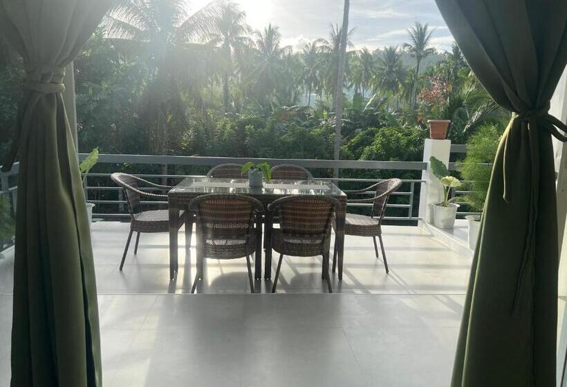 استراحتگاه Royal Suites   Port Barton