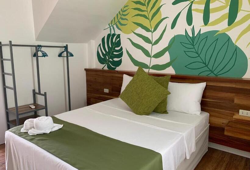 استراحتگاه Royal Suites   Port Barton