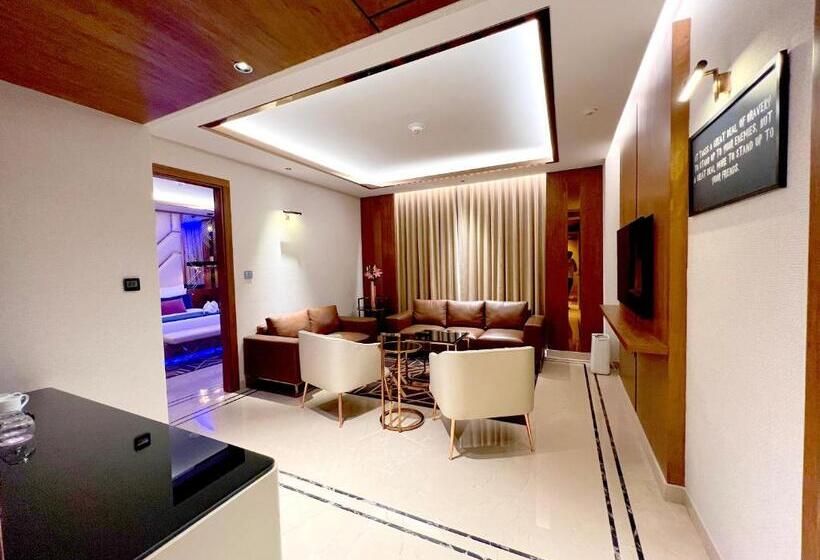 בית מלון כפרי Planet Hollywood Thane