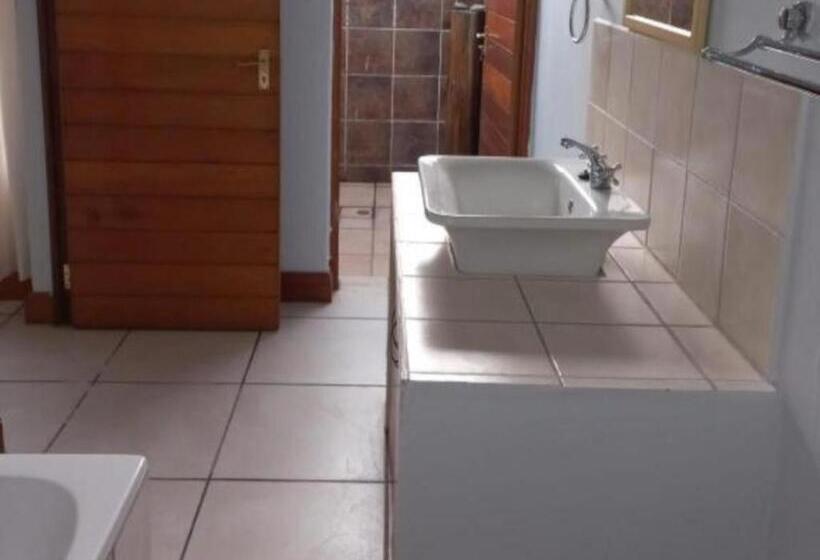 هاستل Thuto Centre Conferencing & Bush Lodge