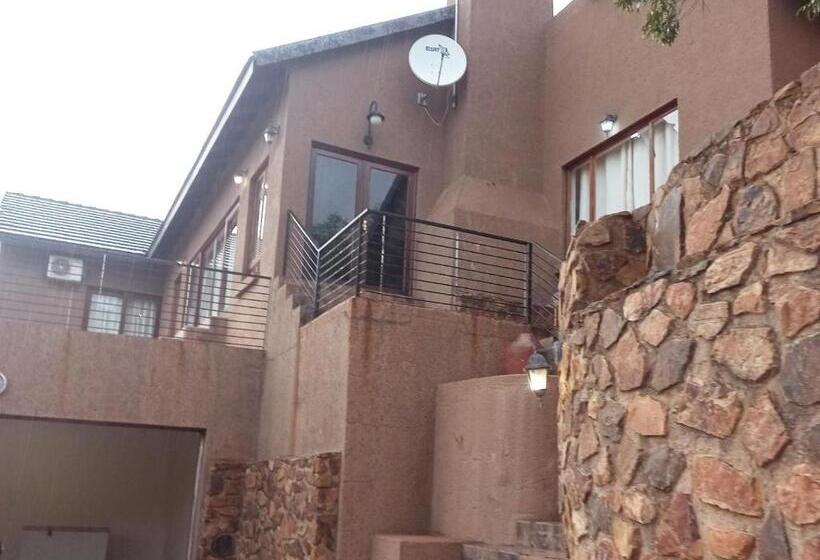 هاستل Thuto Centre Conferencing & Bush Lodge