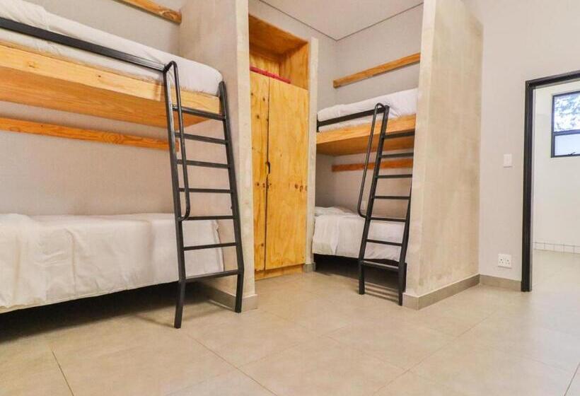 هاستل Thuto Centre Conferencing & Bush Lodge